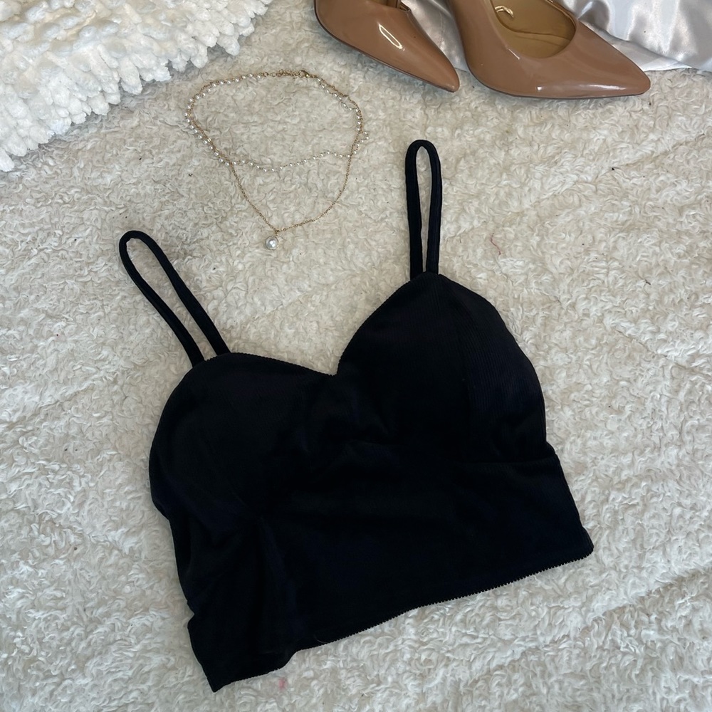 Black cami crop top